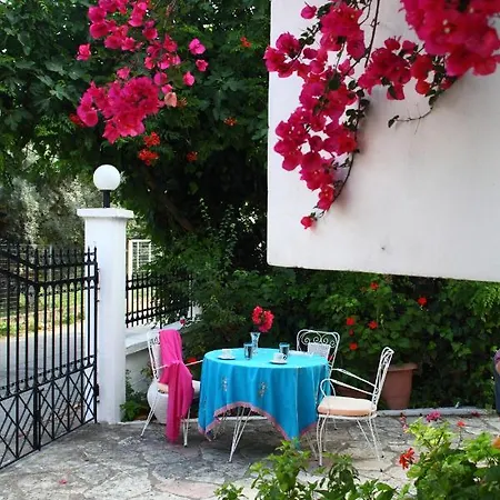 דירה The Filoxenia Apartments, ניקיאנה