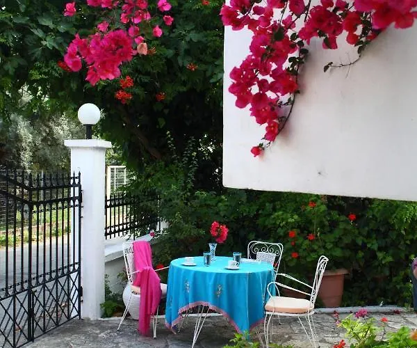 דירה The Filoxenia Apartments, ניקיאנה