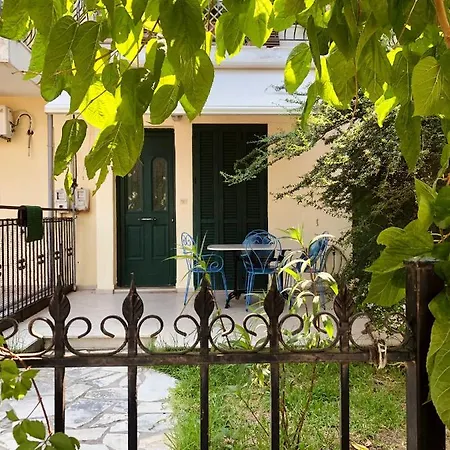 The Filoxenia Apartments, *