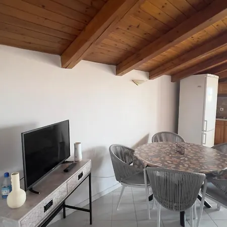 The Filoxenia Apartments, * Nikiana