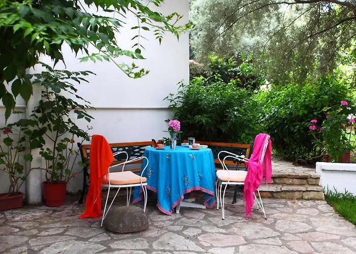 The Filoxenia Apartments, *